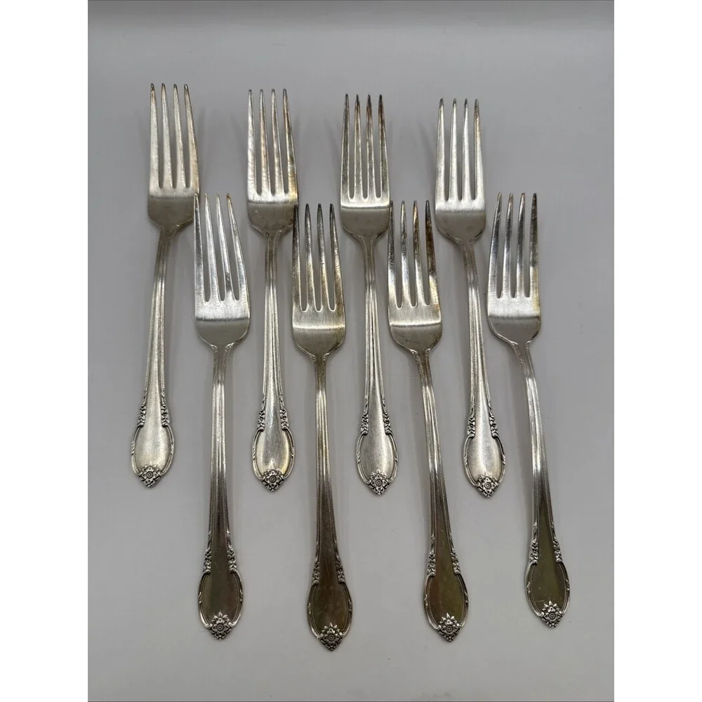 Lot 8 - 1847 Rogers Bros IS Remembrance Dinner Forks 7.5